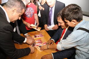 Criminal Minds Porn Fakes Image Fap - 20160610-signature-livre-sami-bou-atme-131