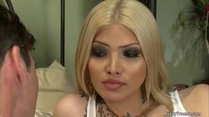 beautiful blonde tranny fuck - Beautiful blonde shemale anal fucks man - XVIDEOS.COM