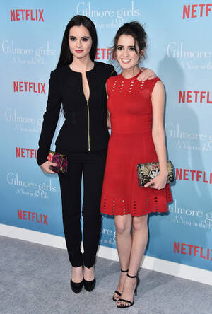 Laura Marano Sex Porn - Gilmore Girls | TV Ate My Wardrobe