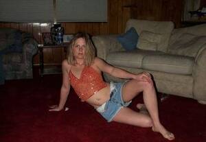 Amature Tiny Girl Porn - Small Town Girl - - Amateur Porn - Free Amateur & Homemade Porn Pics -  Project Voyeur