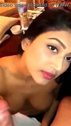 blowjob indian slut - Watch Indian slut girl gives blowjob inHindi - Cumshot, Babe, Milf Porn -  SpankBang