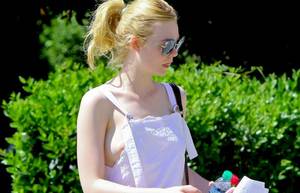 Hot Dakota Fanning Porn - Elle Fanning