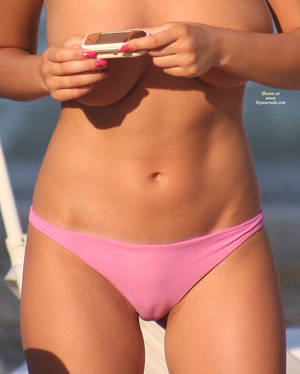 beach cameltoe - Camel Toe On The Beach