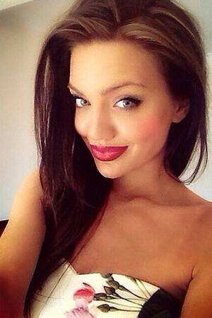 Angelina Jolie Blowjob Action - This Woman Looks So Much Like Angelina Jolie It's Scary