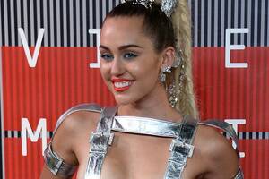 Miley Cyrus Nude Porn Captions - Miley Cyrus planning all-nude concert with Flaming Lips - UPI.com