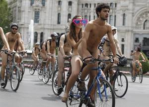 fat nude bike ride - World Naked Bike Ride - Madrid