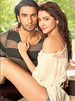 Anushka Sex - B'day Girl Anushka Sharma's Sexy Shots