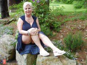 mature sitting upskirt - 