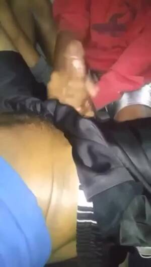 friend gives handjob - Giving friend handjob - ThisVid.com em inglÃªs