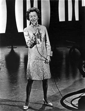 Irene Ryan Porn - Candid of Irene Ryan on Stage Photo Print (8 x 10) : Amazon.ca: Home