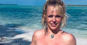 homemade nude beach videos - Britney Spears Gets Naked On A Beach [PHOTOS] :: Hip-Hop Lately