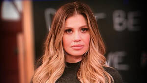 Danielle Fishel Porn Xvideos - Boy Meets World star Danielle Fishel 'refused to film with female co-stars'  on show reboot, Maitland Ward claims | The US Sun