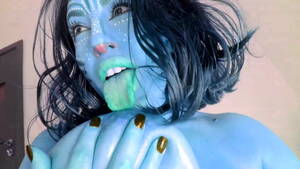 Avatar Neytiri Porn - Neytiri cosplayer from Avatar sucking her huge tits - Cosplay Porn Tube
