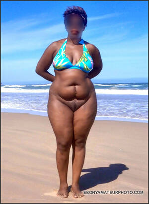 Beach Mature Ebony Porn - Phat ass black mature walking beach nude. Image #2