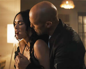 Megan Fox Sex Porn - Megan Fox & Jason Statham Get In Steamy Fight In 'Expendables' Trailer â€“  Hollywood Life