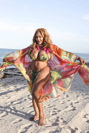 big booty shemale nicki minaj - Tatiana Williams, Woman has giant ass, Nicki Minaj, Kim Kardashian,  Anaconda,