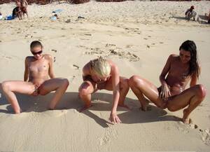 naked girls pissing on beach - Pic. #Beach , 1356571B â€“ My r/PEE favs