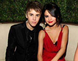 Ass Lesbian Selena Gomez - Justin Bieber apologizes for bad behavior on Comedy Central, thanks  star-studded lineup of 'has-beens' for roasting him â€“ New York Daily News