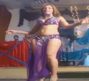 arabian dancing girl naked - 