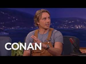 Dax Shepard Porn - Dax Shepard Caught A Guy Driving A Car & Watching Porn Simultaneously -  CONAN on TBS