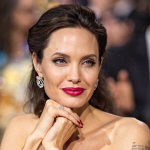 Facial Porn Angelina Jolie - Angelina Jolie's Face Mask Comes with Street Cred | Vanity Fair