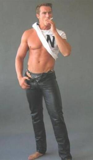 Logan Lerman Gay Porn - 10 åäºº ideas | ben affleck, celebrities male, men