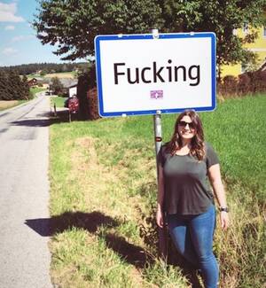 Fugging Fucking Austria - AdiÃ³s al bullying: Pueblo de Fucking, Austria, se cambia el nombre por  bromas en redes