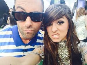 Christina Grimmie Selena Gomez Lesbian Porn - adam levine selfies