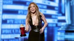 Jennifer Lopez Porn Fuck - Jennifer Lopez Poses Nude With Toned Abs, Butt In A Bday IG Video