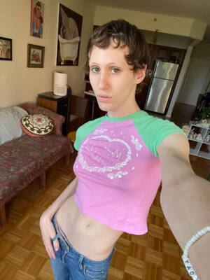 cheesy sluts gives a short - Blizzy McGuire Loves the Russian Porn Bots That DM Her