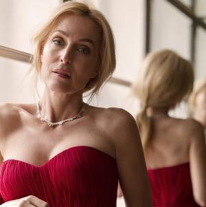 Gillian Anderson Anal - Gillian Anderson con joyas de Chopard en la entrega Screen Actors Guild  Awards - Luxury News & Magazines - MyLuxePoint