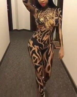 Black Bodypaint Porn - black girl nude body painting | xHamster