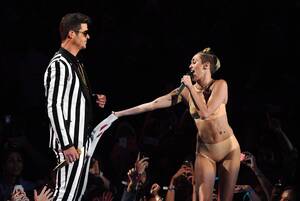 Miley Cyrus Rihanna Porn - Miley Cyrus gets embarrassingly raunchy at the VMAs