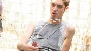 Kaleb Scott Porn - Kaleb Scott Pisses all Over Himself - Gay Porn - Boys Pissing