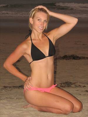 amateur standing naked on beach - Confessions of a Z-list Model, Part 3 | by Lindy Vogel | The Memoirist |  Medium