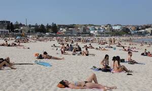 crowded beach sex - Picture imperfect: why photos of 'crowded' beaches may not be what they  seem | Australia news | The Guardian