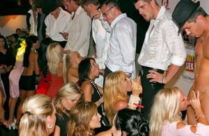 gang blowjob party - Blowjob Party Porn Pics & Naked Photos - PornPics.com