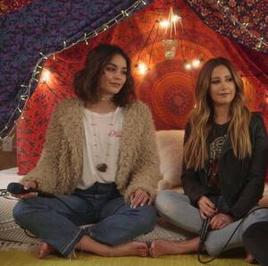 Ashley Tisdale Sexy - Vanessa Hudgens and Ashley Tisdale : r/CelebrityFeet