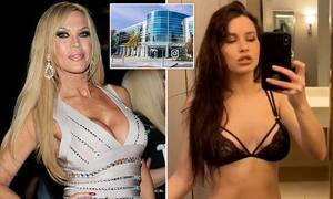 hq nudist - Porn stars, activists and models to picket Instagram HQ over site's  'inconsistent' nude photo rules | Daily Mail Online