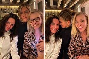 Courteney Cox Jennifer Aniston Porn - Jennifer Aniston ditches Critics' Choice Awards for Friends reunion with Courtney  Cox and Lisa Kudrow | The US Sun