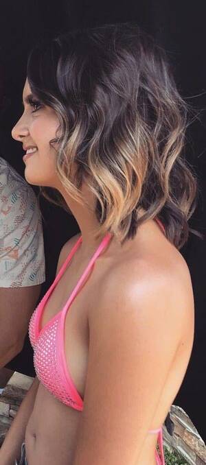 Laura Marano Sex Porn - Laura Marano : r/CelebrityBelly