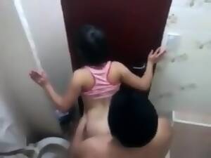 Indian College Girls Fucking - Indian College Girl Fucking In Dorm Bathroom - EPORNER