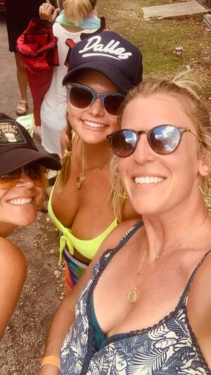 miranda lambert naked - Miranda Lambert Bikini Pictures: Best Swimsuit Photos | Life & Style