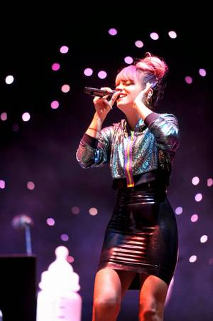 accidental upskirt on stage - Lily Allen Pantyless Upskirt On Stage At Hurricane Festival In Germany