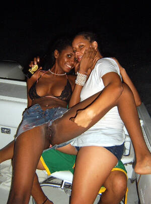 black home nudity - Perky blacks fully nude, home made, big picture #4.