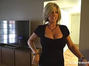 Cougar Fucking Neighbor - Fucking My Cougar Neighbor While Wife Is Away on PornHubs.Video