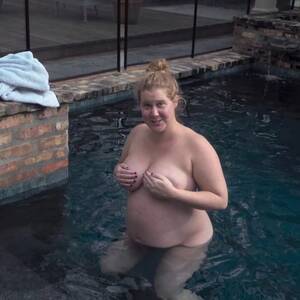 Amy Schumer Nude Porn - Amy Schumer strips completely naked in new 'real as hell' HBO Max series -  Irish Mirror Online