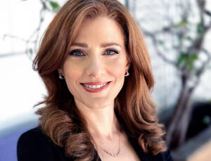 Girls Do Porn Julia - Gwyneth Paltrow x Julia Boorstin: When Women Lead | goop