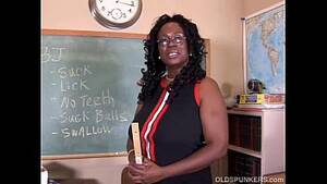 Big Black Bbw Teacher Porn - Sexy mature black teacher fucks her juicy pussy.