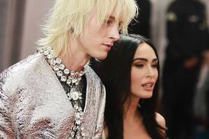 Megan Fox Porn Caption Trap - Did Megan Fox and Machine Gun Kelly Break Up?